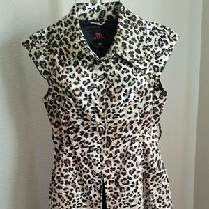 2b Bebe Leopard short sleeve blazer